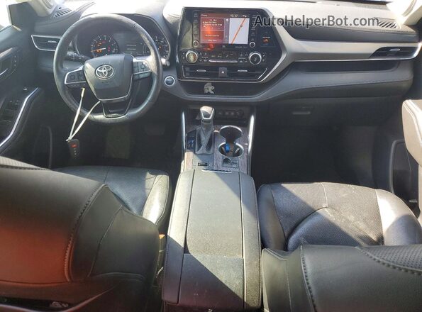 5TDYZRAH2LS008913 2020 TOYOTA HIGHLANDER Серебряный Вид панели приборов