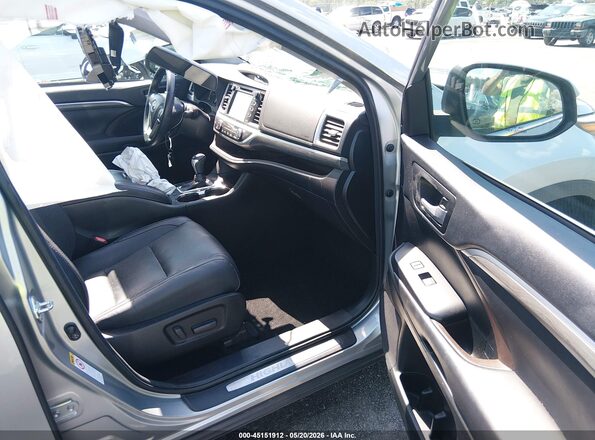 5TDYZRFH2JS236965 2018 TOYOTA HIGHLANDER Gray 
