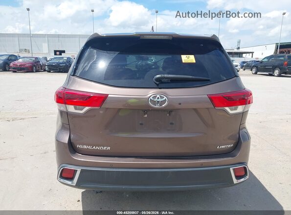 5TDYZRFH3HS225631 2017 TOYOTA HIGHLANDER Brown 