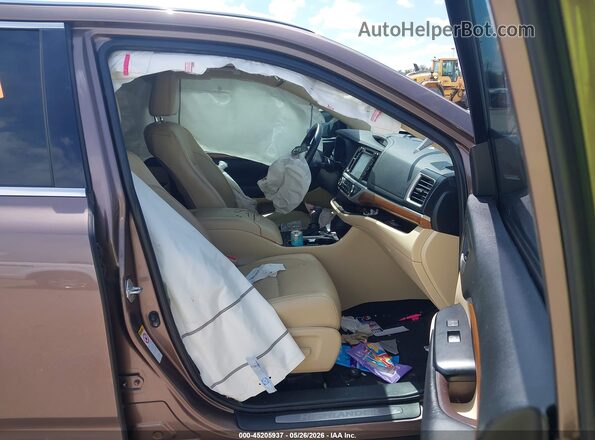 5TDYZRFH3HS225631 2017 TOYOTA HIGHLANDER Brown Вид салону спереду