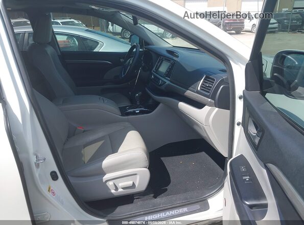 5TDYZRFH6JS278863 2018 TOYOTA LIMITED White წინა სალონის ხედი