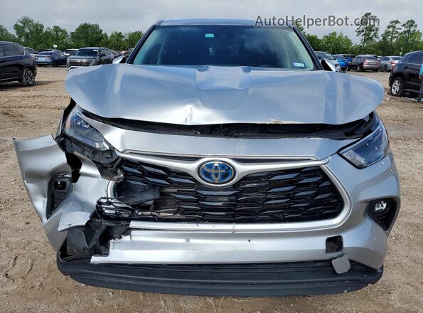 5TDZARAH2PS016852 2023 TOYOTA HIGHLANDER Silver Widok z przodu