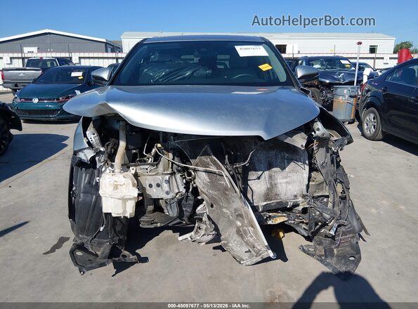 5TDZARFH8JS041822 2018 TOYOTA LE Серый Вид задней части салона