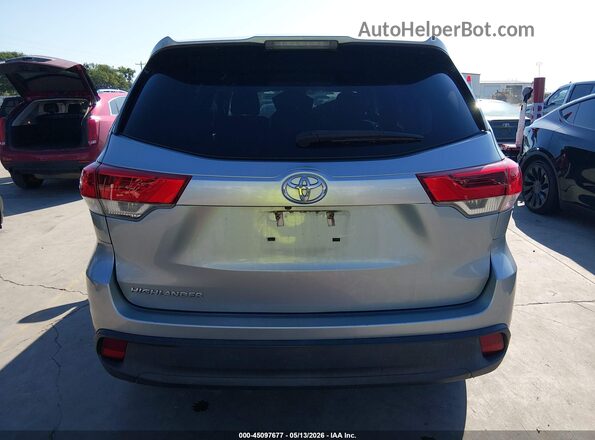 5TDZARFH8JS041822 2018 TOYOTA LE Серый 