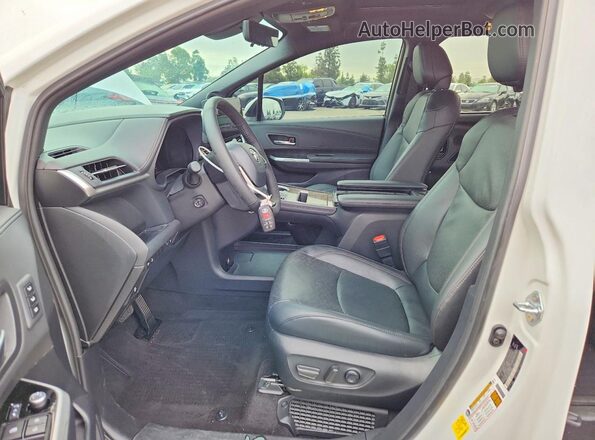 5TDZSKFC2SS220626 2025 TOYOTA SIENNA White Widok wnętrza z przodu