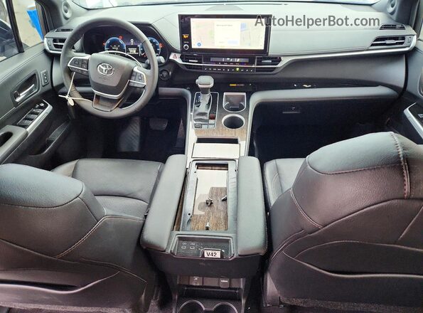 5TDZSKFC2SS220626 2025 TOYOTA SIENNA White Widok deski rozdzielczej