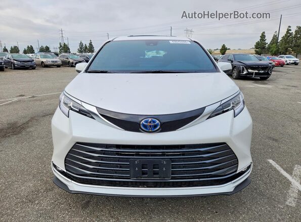 5TDZSKFC2SS220626 2025 TOYOTA SIENNA White Widok z przodu