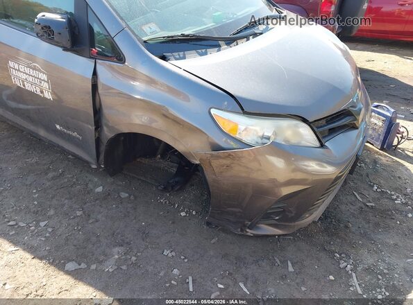 5TDZZ3DC5JS942420 2018 TOYOTA SIENNA Gray Вид спереду