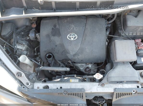 5TDZZ3DC5JS942420 2018 TOYOTA SIENNA Gray Вид ззаду