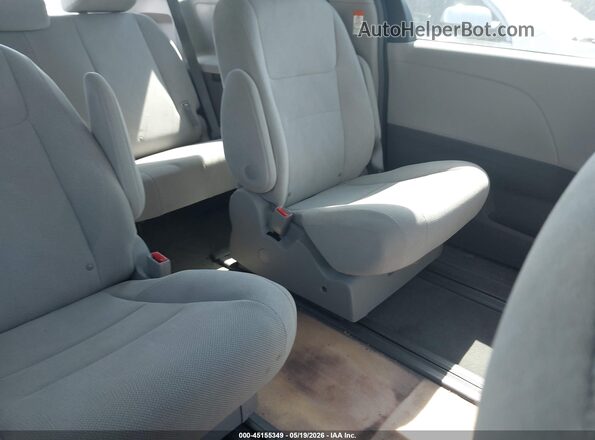 5TDZZ3DC6JS942443 2018 TOYOTA SIENNA Silver 