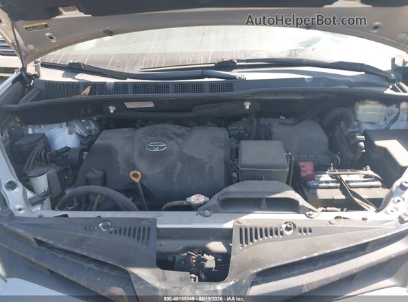 5TDZZ3DC6JS942443 2018 TOYOTA SIENNA Silver 