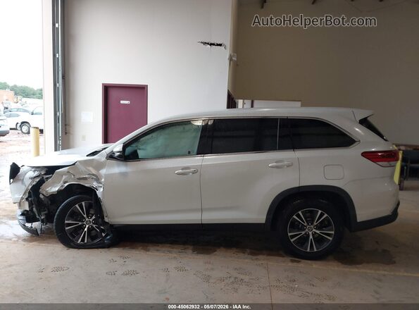 5TDZZRFH2KS313615 2019 TOYOTA LE White 360 interior view