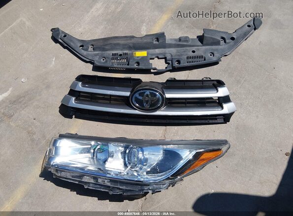 5TDZZRFH2KS340586 2019 TOYOTA LE Silver 