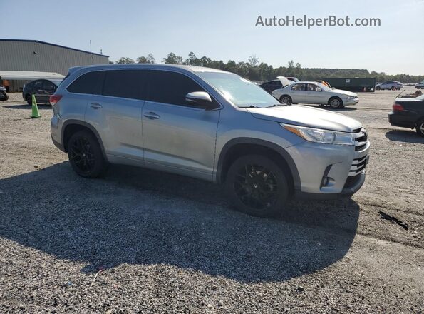 5TDZZRFH6HS192001 2017 TOYOTA LE Silver 