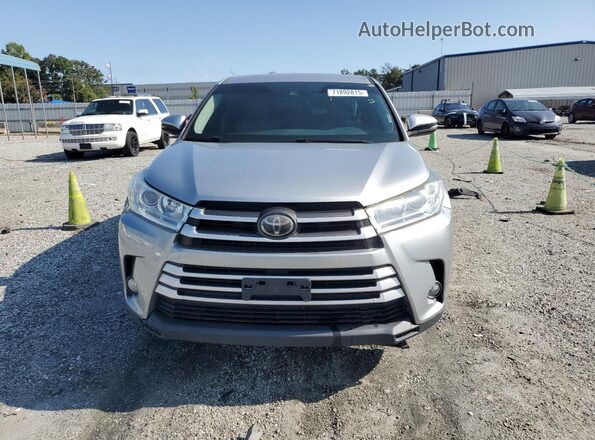 5TDZZRFH6HS192001 2017 TOYOTA LE Silver 