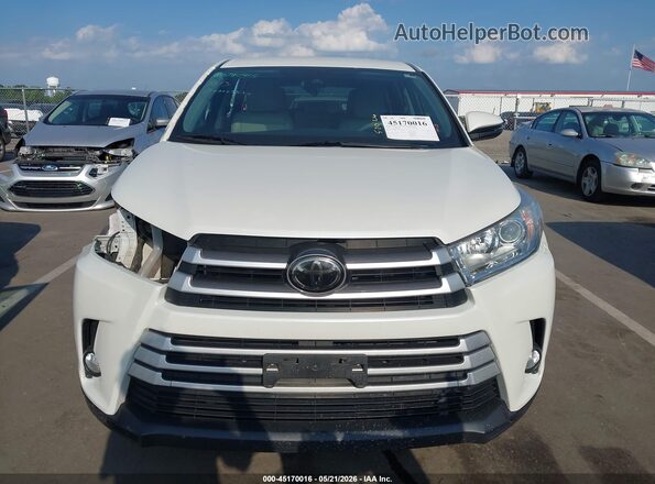 5TDZZRFH7JS267018 2018 TOYOTA HIGHLANDER White Սալոնի հետևի տեսք