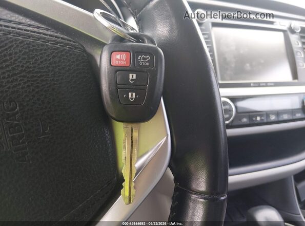 5TDZZRFHXJS246051 2018 TOYOTA HIGHLANDER Gray 