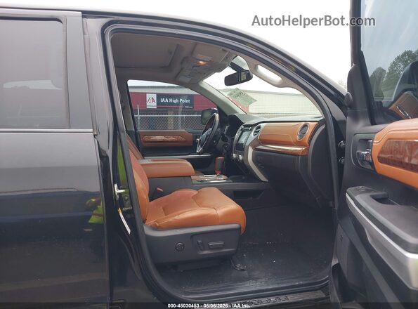 5TFAW5F10GX548596 2016 TOYOTA TUNDRA Black წინა სალონის ხედი