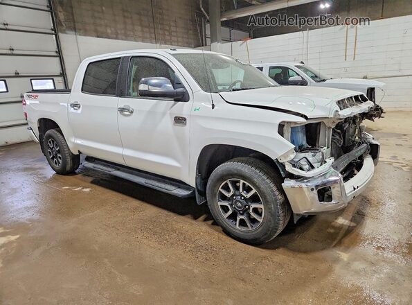 5TFAW5F15JX706731 2018 TOYOTA TUNDRA Белый 