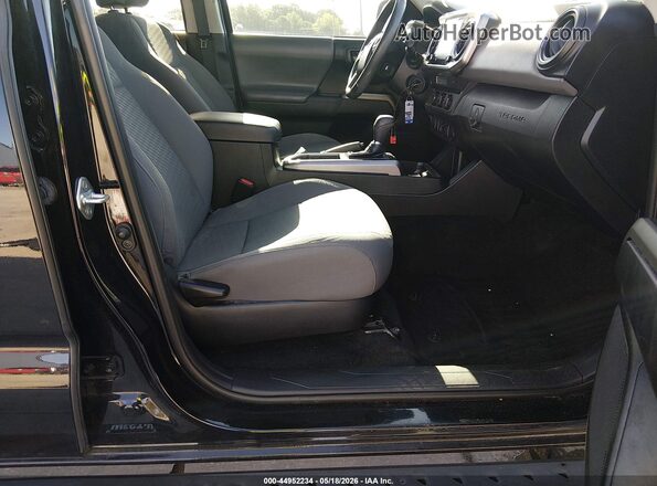 5TFAZ5CN9MX100013 2021 TOYOTA TACOMA Black Widok wnętrza z przodu