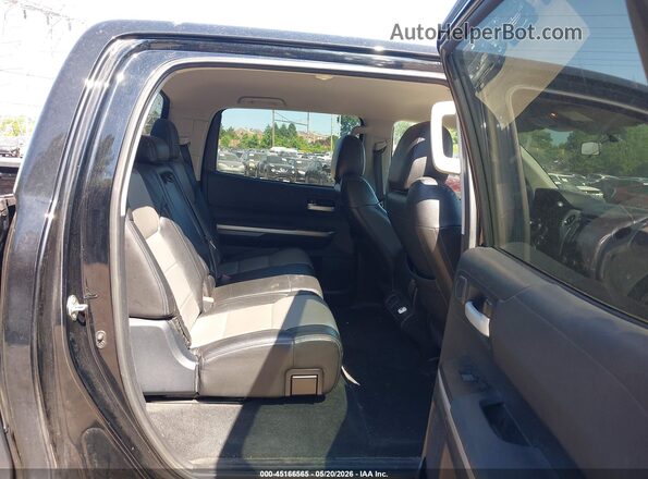 5TFDM5F13HX072574 2017 TOYOTA TUNDRA Black Widok naklejki z numerem VIN