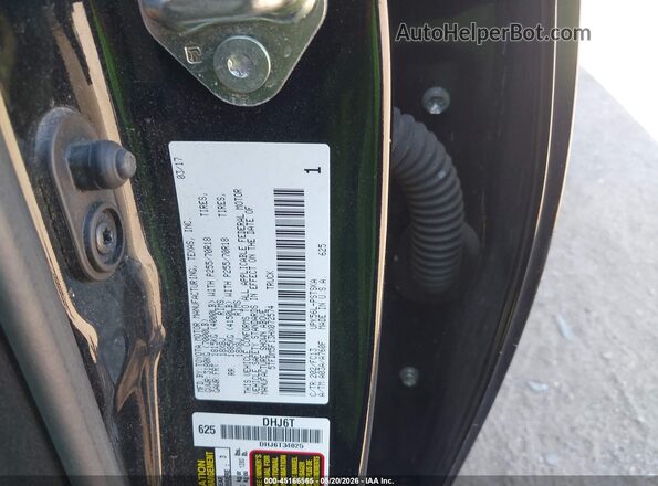 5TFDM5F13HX072574 2017 TOYOTA TUNDRA Black Widok komory silnika