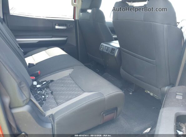5TFDW5F12HX674666 2017 TOYOTA TUNDRA Orange Widok naklejki z numerem VIN