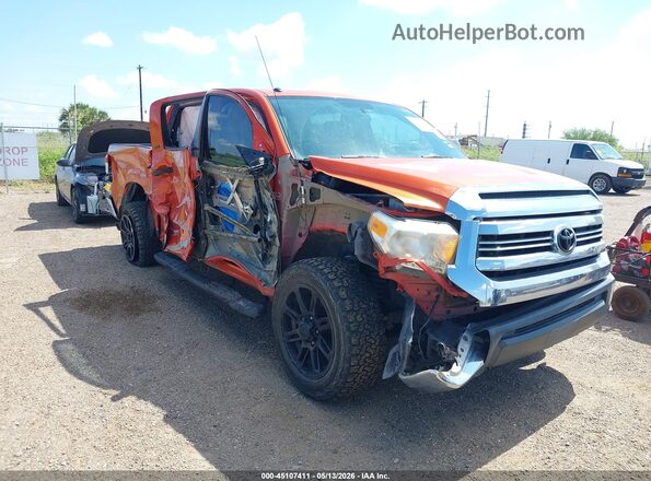 5TFDW5F12HX674666 2017 TOYOTA TUNDRA Orange Widok z przodu