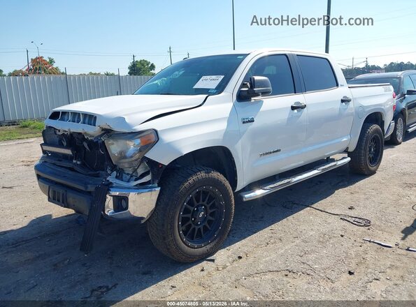 5TFDW5F19JX691437 2018 TOYOTA TUNDRA Белый Передняя левая четверть