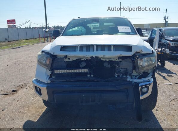 5TFDW5F19JX691437 2018 TOYOTA TUNDRA Белый Вид задней части салона
