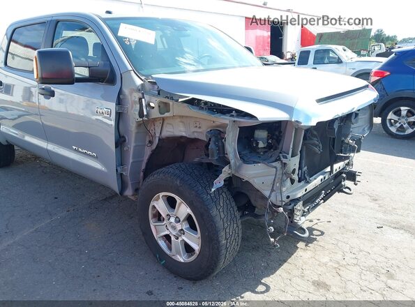 5TFDY5F17JX769563 2018 TOYOTA TUNDRA Gray 