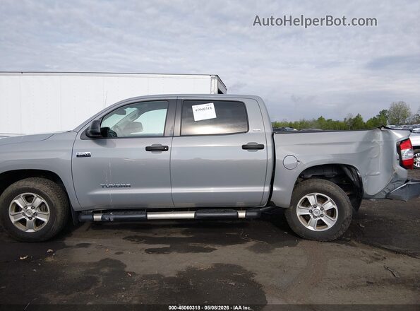 5TFDY5F18JX739262 2018 TOYOTA TUNDRA Silver 