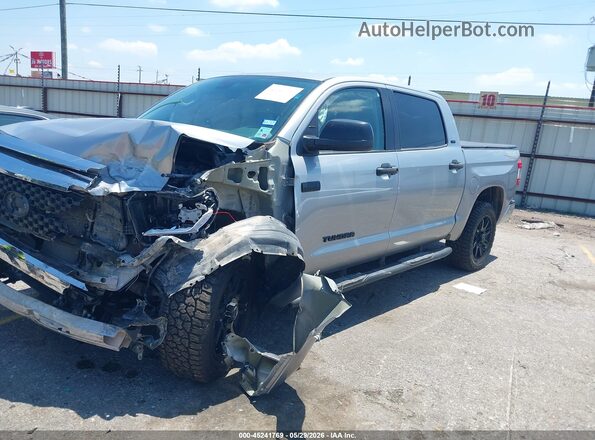 5TFDY5F1XMX971527 2021 TOYOTA TUNDRA Silver Przód lewy