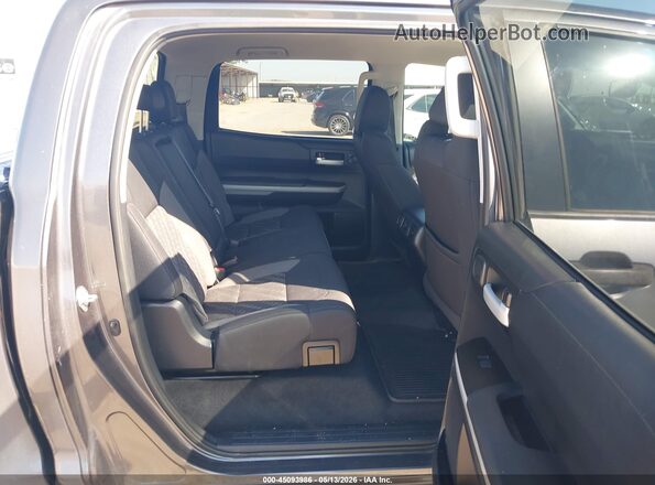 5TFEM5F16KX136084 2019 TOYOTA TUNDRA Серый 
