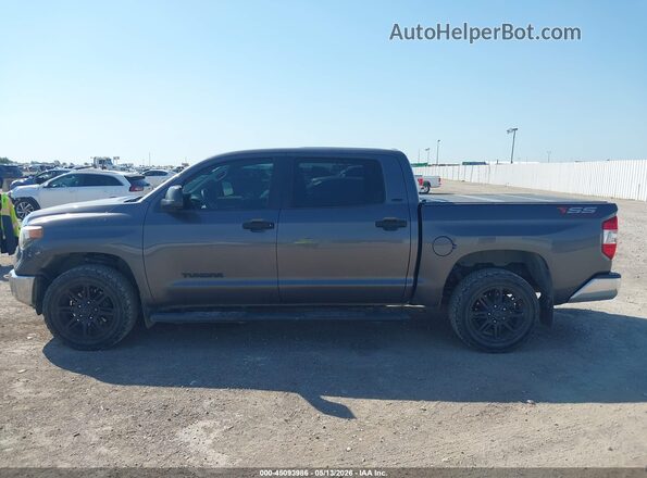 5TFEM5F16KX136084 2019 TOYOTA TUNDRA Серый 