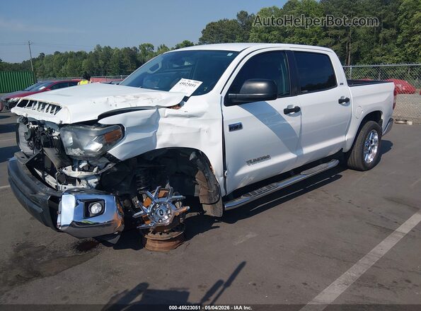 5TFEY5F17JX243812 2018 TOYOTA TUNDRA White წინა მარცხენა ხედი სამი მეოთხედიდან