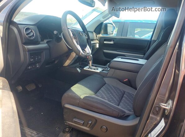 5TFEY5F19KX247135 2019 TOYOTA TUNDRA Серый Вид салона спереди