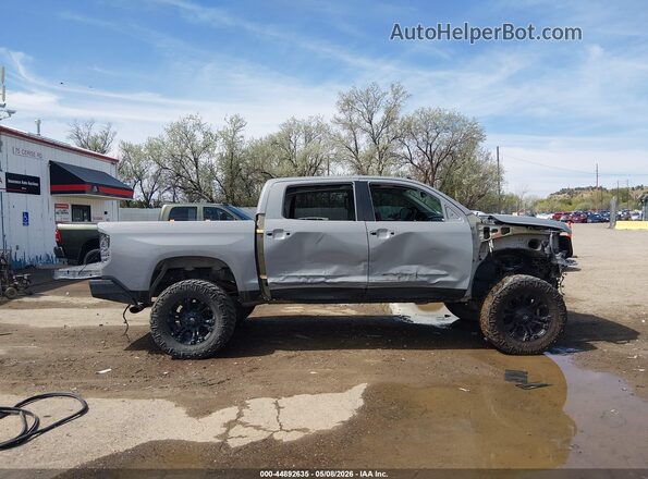 5TFHY5F14JX733069 2018 TOYOTA LIMITED Серый 
