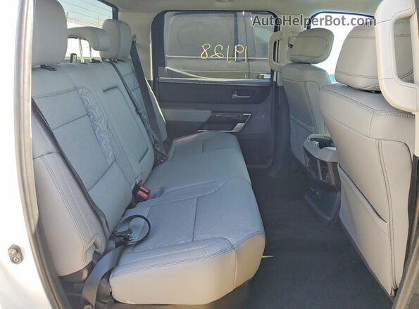5TFJA5DB2PX058199 2023 TOYOTA TUNDRA White Vista de los asientos traseros
