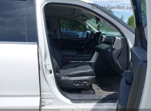 5TFJC5AB9NX001493 2022 TOYOTA LIMITED White Սալոնի դիմացի տեսք