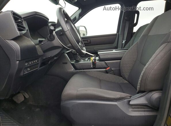 5TFKB5DA5SX253666 2025 TOYOTA TUNDRA Черный Вид салона спереди