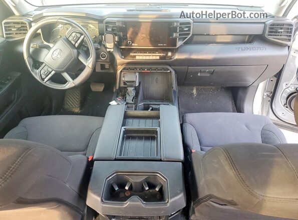 5TFKB5DB5RX175974 2024 TOYOTA TUNDRA Серый Вид панели приборов