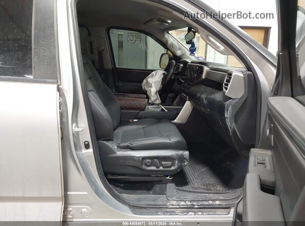 5TFLA5DB4RX188951 2024 TOYOTA TUNDRA Silver Вид салону спереду
