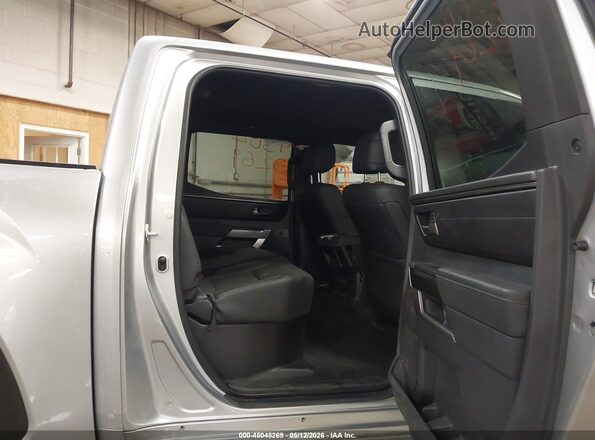 5TFLA5DB4SX329796 2025 TOYOTA TUNDRA Silver Widok naklejki z numerem VIN
