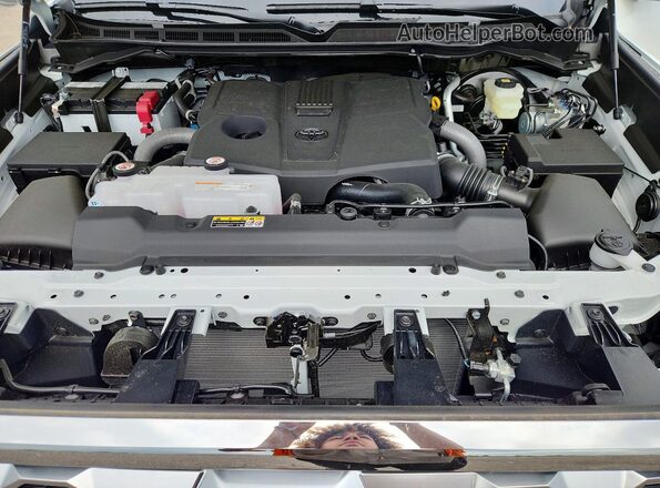 5TFMA5EC7TX054518 2026 TOYOTA TUNDRA White Rear interior view