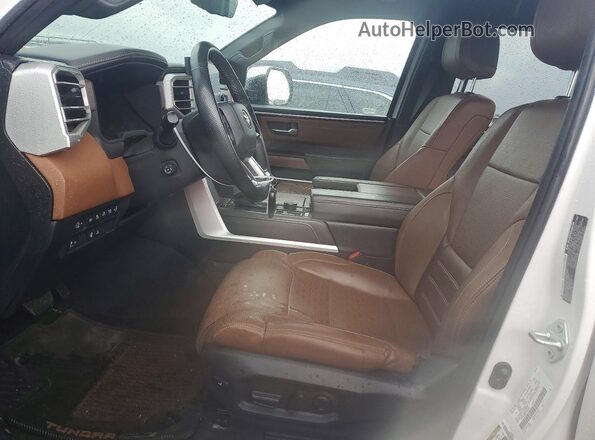 5TFMC5DB3NX009999 2022 TOYOTA TUNDRA White Вид салону спереду