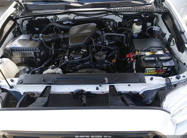 5TFRX5GN2HX075352 2017 TOYOTA TACOMA Белый Вид сзади
