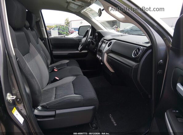 5TFRY5F18HX220583 2017 TOYOTA TUNDRA Gray Front interior view