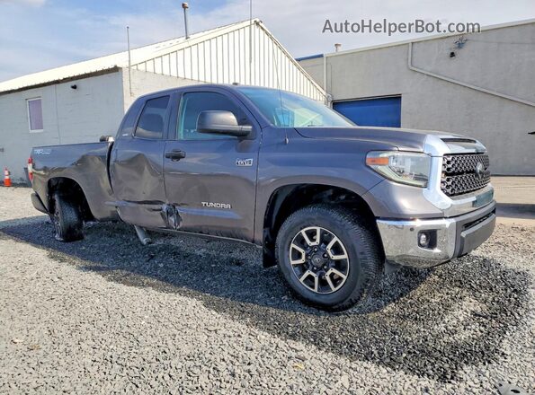 5TFUY5F15JX721575 2018 TOYOTA TUNDRA Gray 