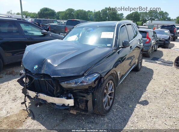 5UX13EU02S9W72707 2025 BMW X5 Black Vista tres cuartos delantera izquierda